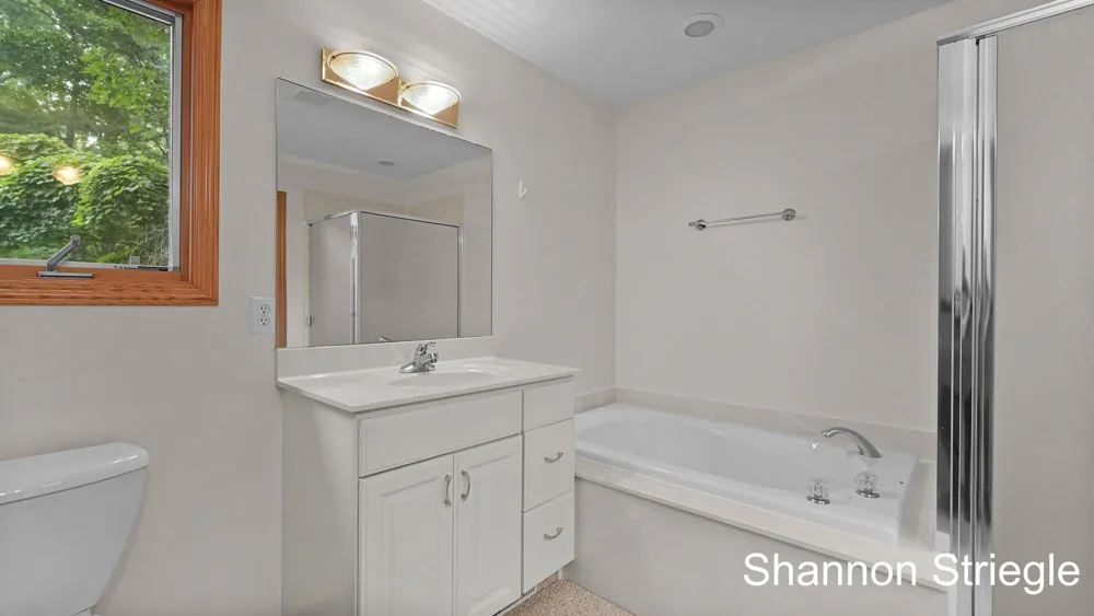 4864 Westshire Drive NW Alpine Township, MI 49321