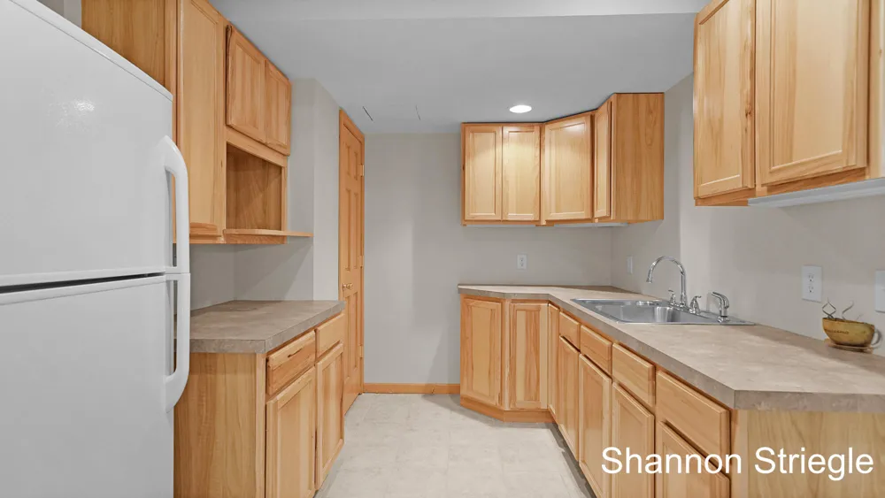 4864 Westshire Drive NW Alpine Township, MI 49321
