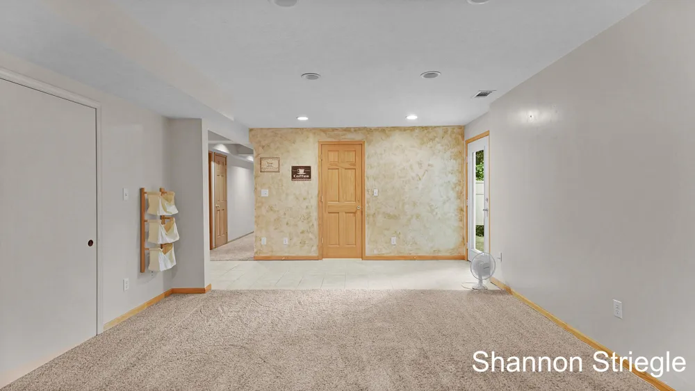 4864 Westshire Drive NW Alpine Township, MI 49321