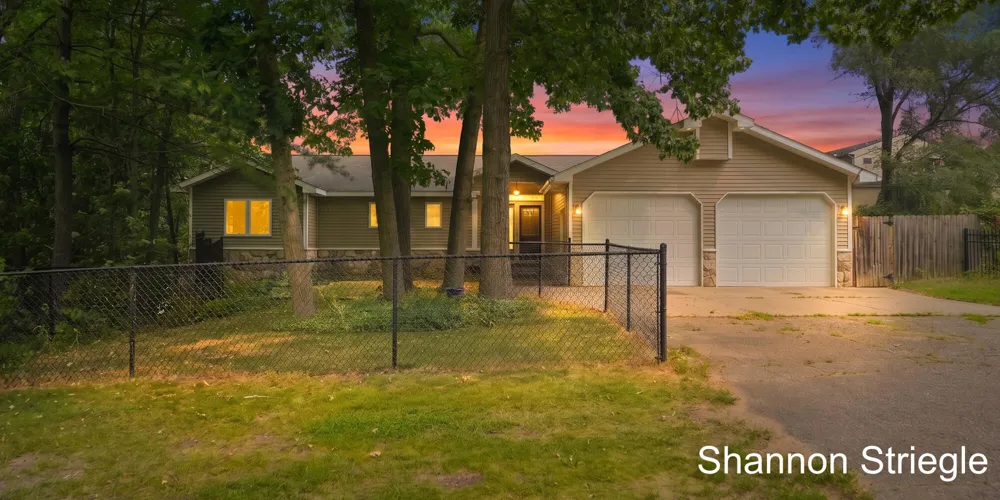 4864 Westshire Drive NW Alpine Township, MI 49321