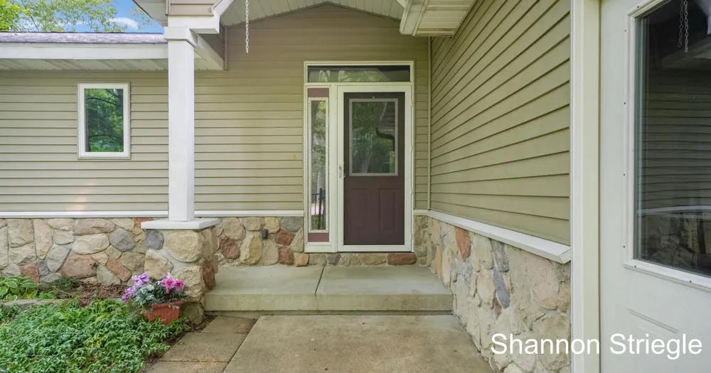 4864 Westshire Drive NW Alpine Township, MI 49321