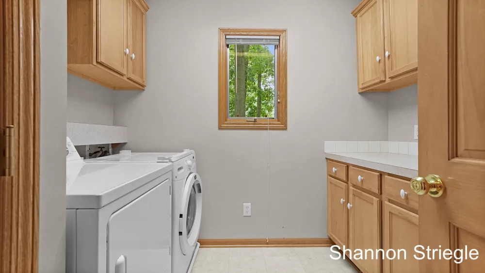 4864 Westshire Drive NW Alpine Township, MI 49321