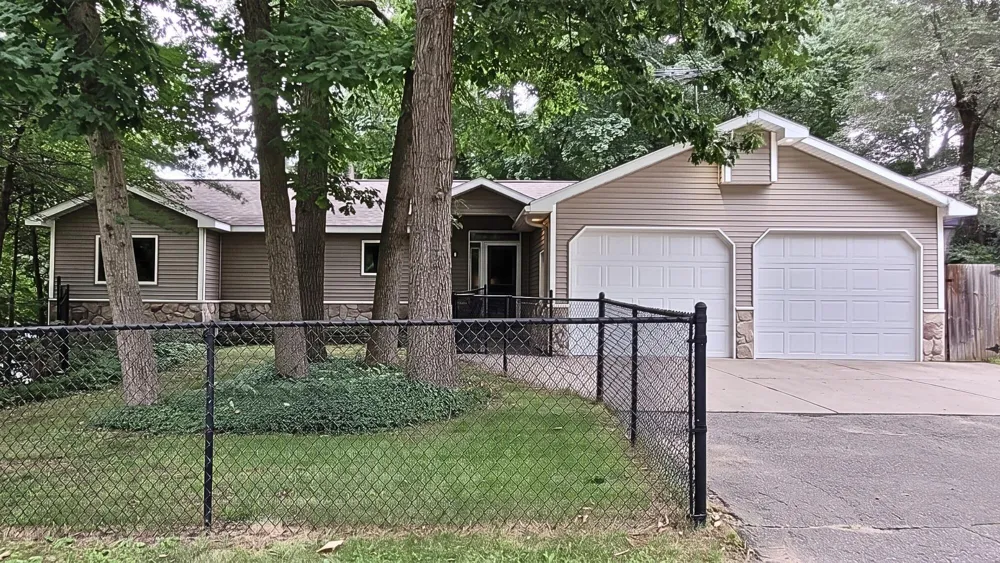 4864 Westshire Drive NW Alpine Township, MI 49321