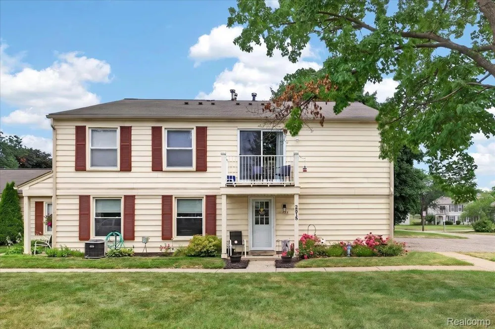 2818 Willow Court Orion Charter Township, MI 48360