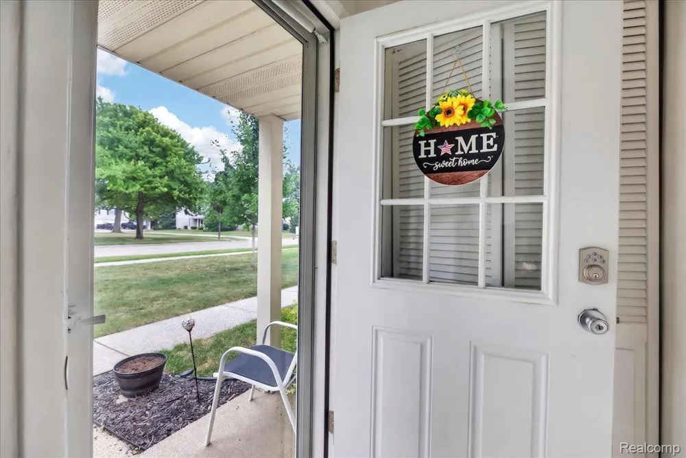 2818 Willow Court Orion Charter Township, MI 48360