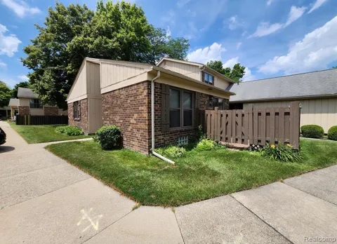 31573 GREEN MEADOW LANE