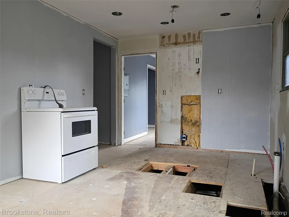 510 Pleasant Street #5 Charlotte City, MI 48813