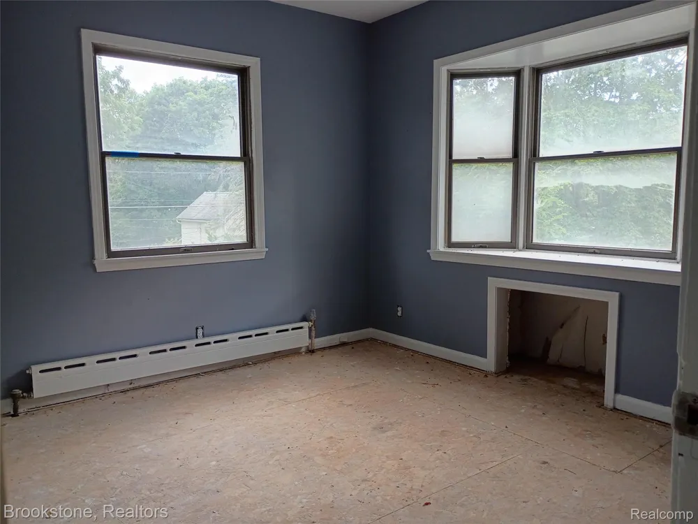 510 Pleasant Street #5 Charlotte City, MI 48813