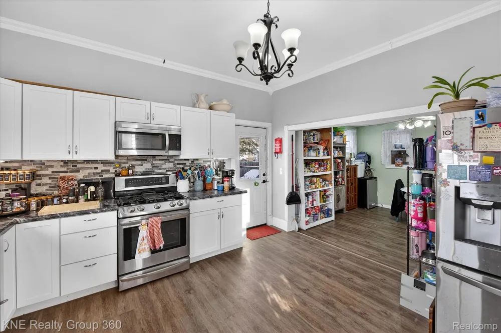 121 Livingston Street Howell City, MI 48843