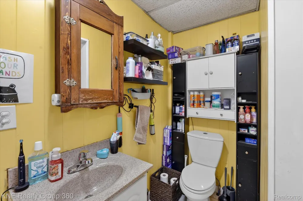 121 Livingston Street Howell City, MI 48843