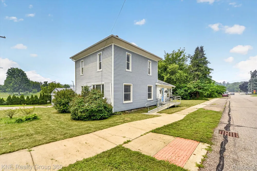 121 Livingston Street Howell City, MI 48843