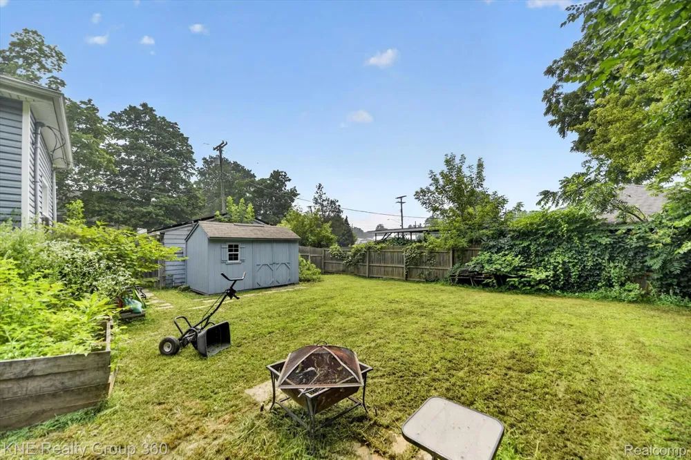 121 Livingston Street Howell City, MI 48843