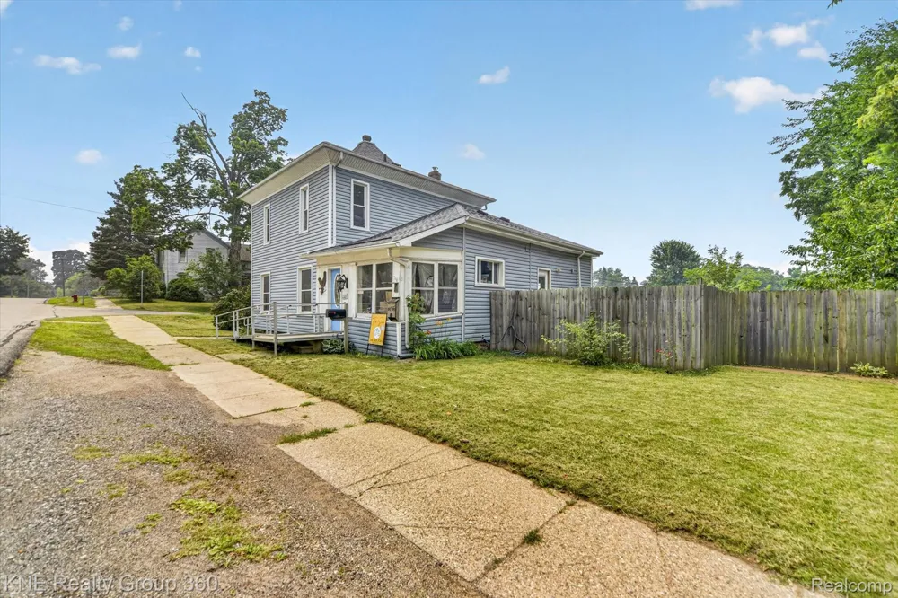 121 Livingston Street Howell City, MI 48843