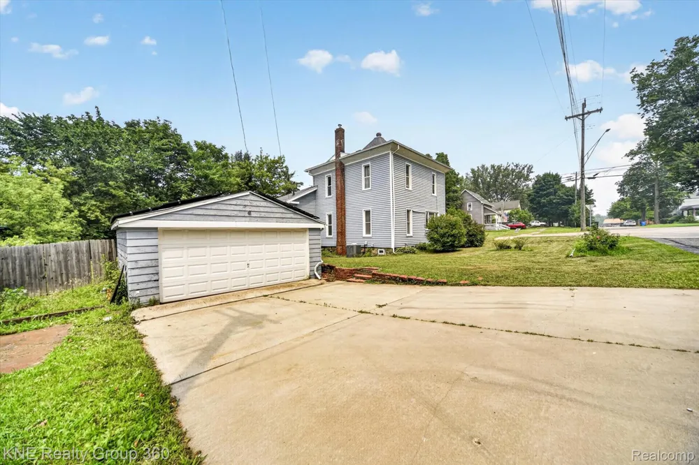 121 Livingston Street Howell City, MI 48843