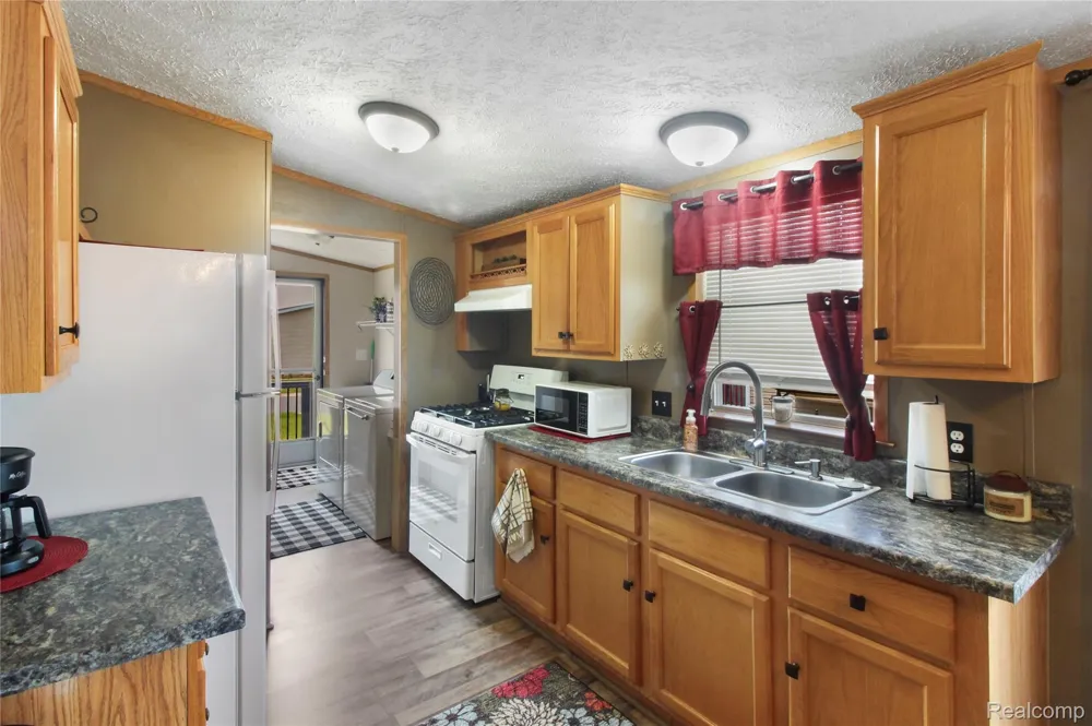 13482 Pear Street Ash Township, MI 48117