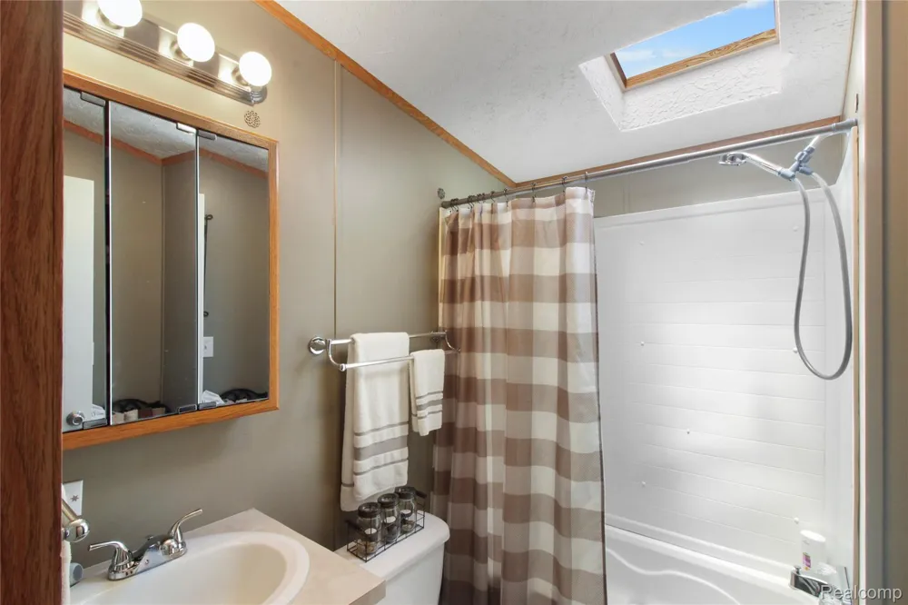 13482 Pear Street Ash Township, MI 48117