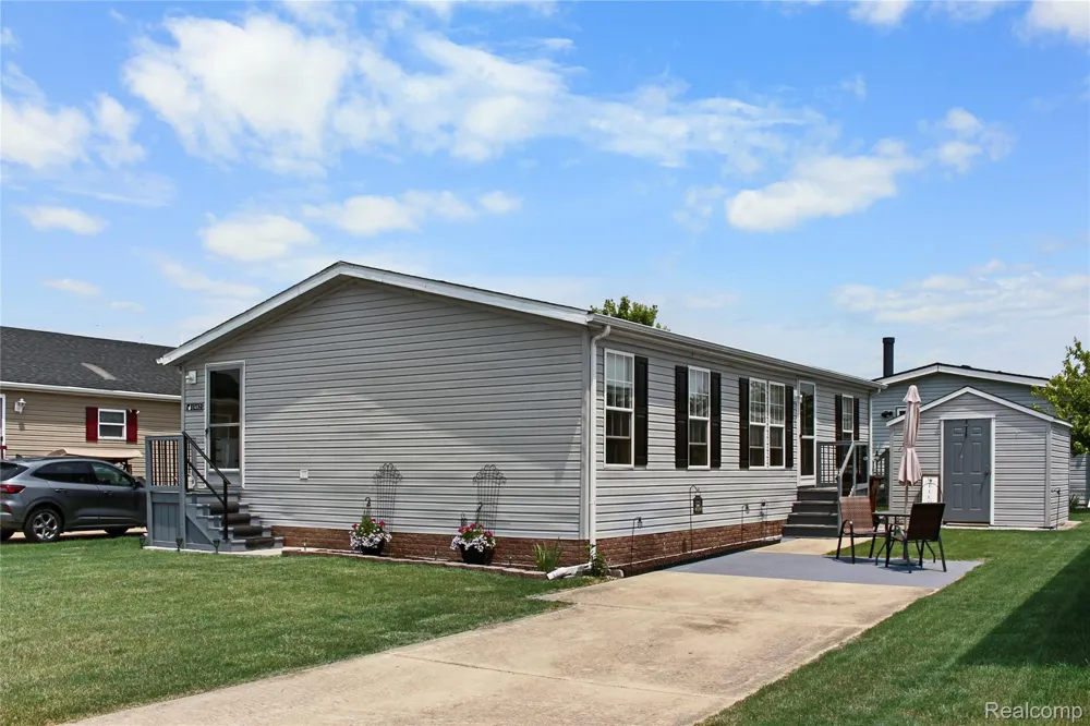 13482 Pear Street Ash Township, MI 48117