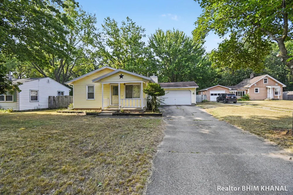102 Sluyter Street SE Kentwood City, MI 49548