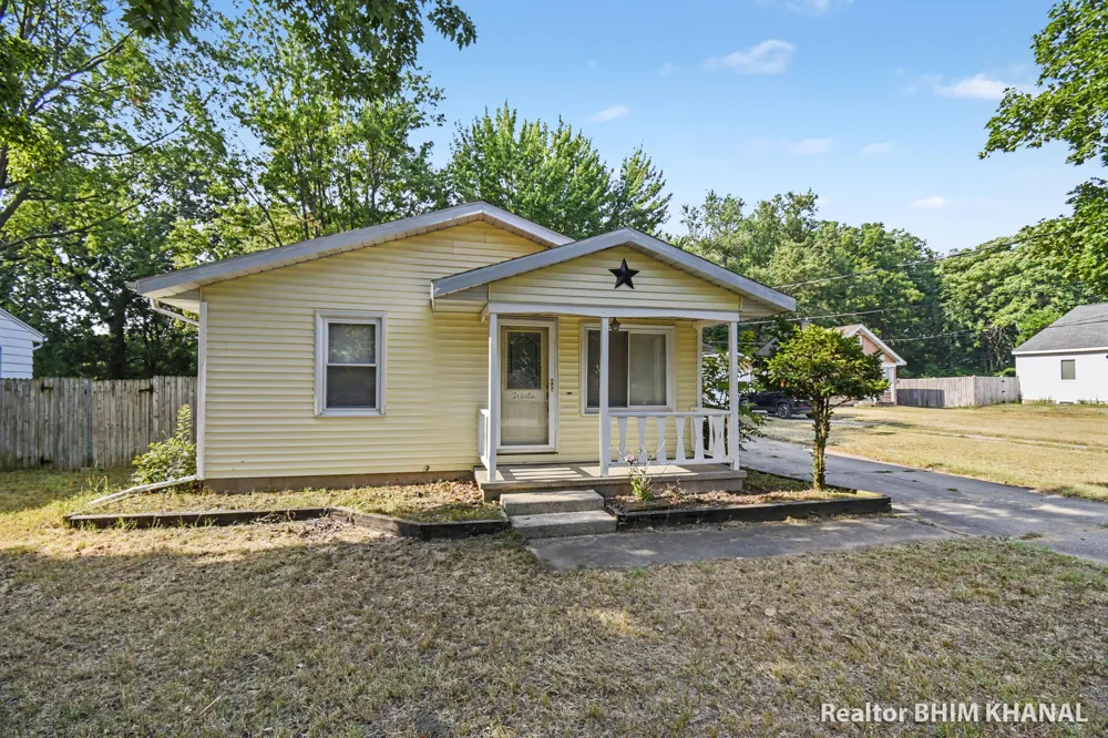 102 Sluyter Street SE Kentwood City, MI 49548