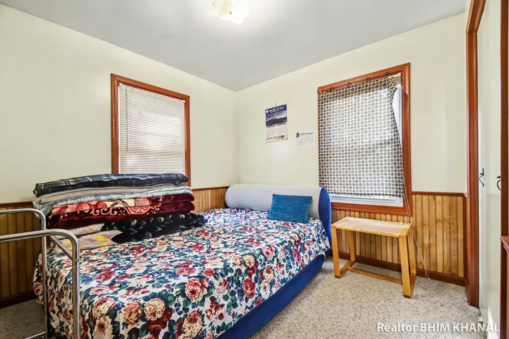 102 Sluyter Street SE Kentwood City, MI 49548