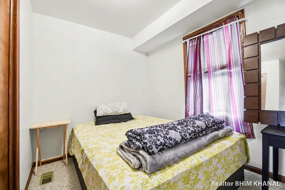 102 Sluyter Street SE Kentwood City, MI 49548