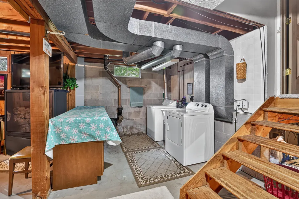 20210 Maple Drive Richmond Township, MI 49677