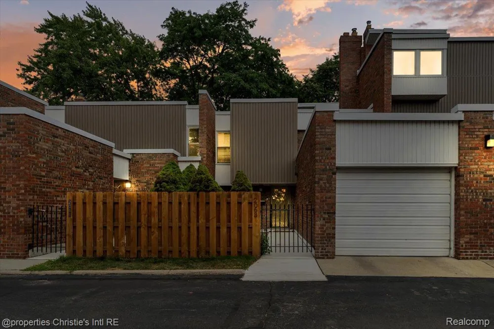 2063 Hyde Park Detroit City, MI 48207