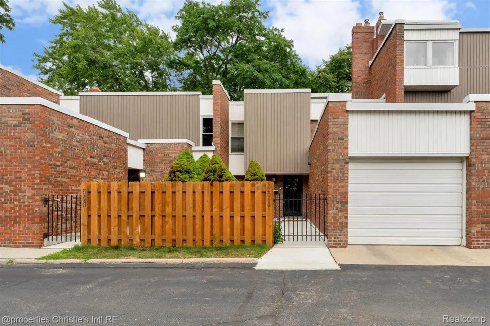 2063 Hyde Park Detroit City, MI 48207