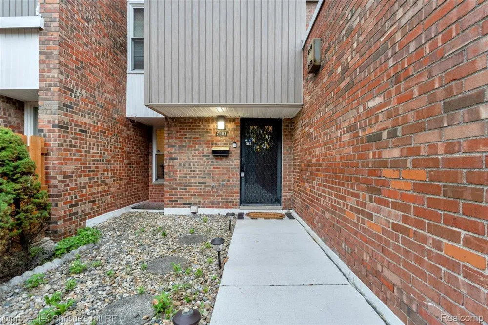 2063 Hyde Park Detroit City, MI 48207