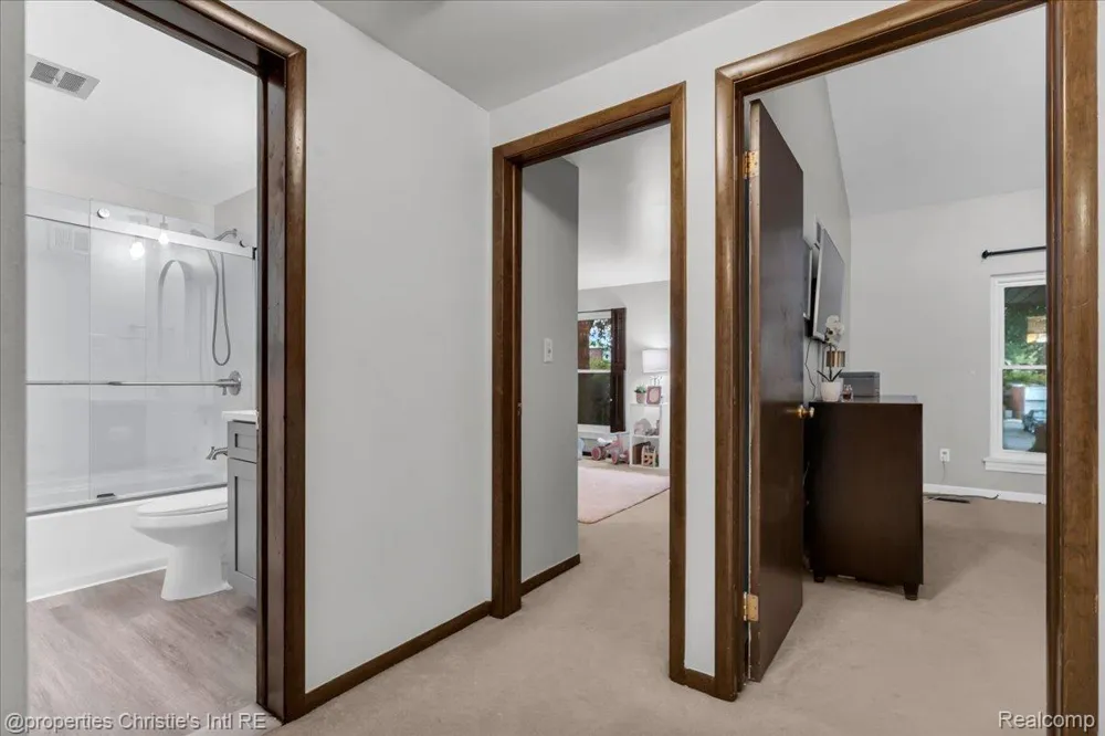 2063 Hyde Park Detroit City, MI 48207