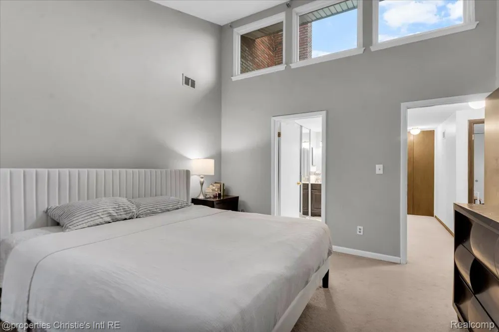 2063 Hyde Park Detroit City, MI 48207