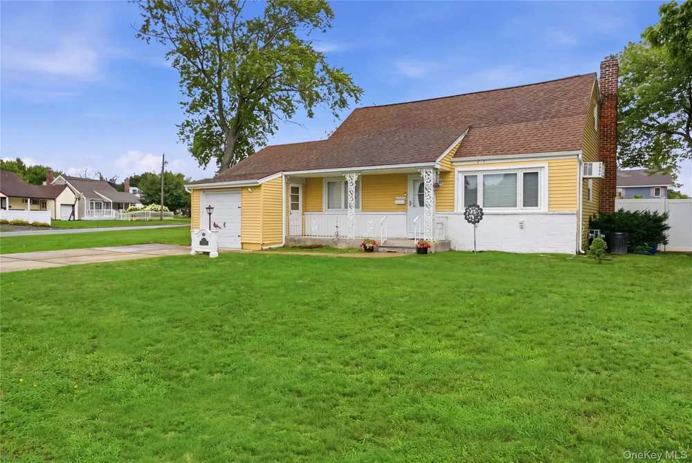 11 Mell Drive North Babylon, NY 11703