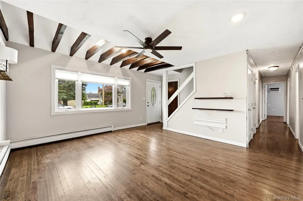 11 Mell Drive North Babylon, NY 11703