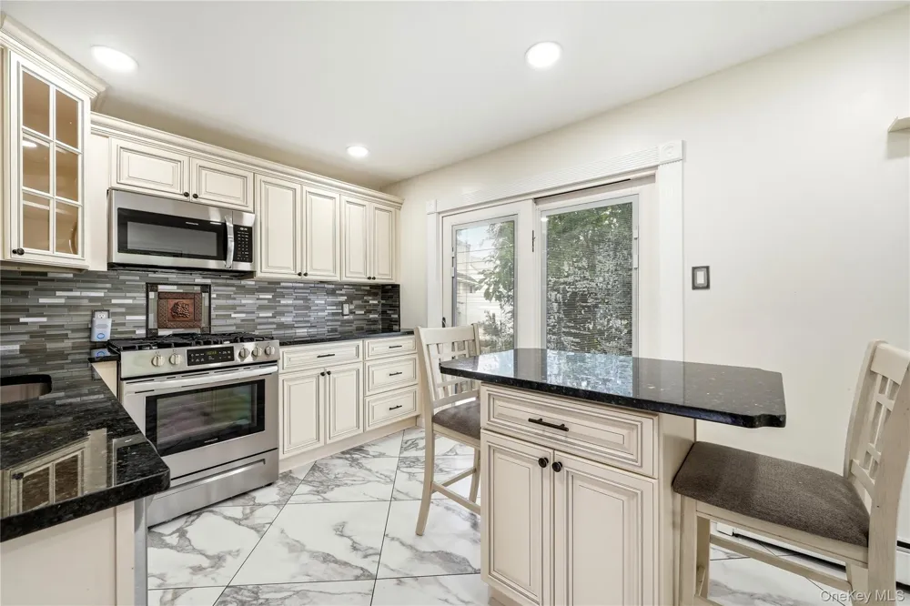 11 Mell Drive North Babylon, NY 11703