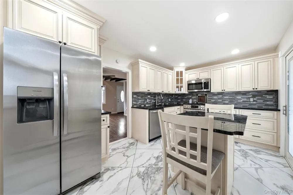11 Mell Drive North Babylon, NY 11703