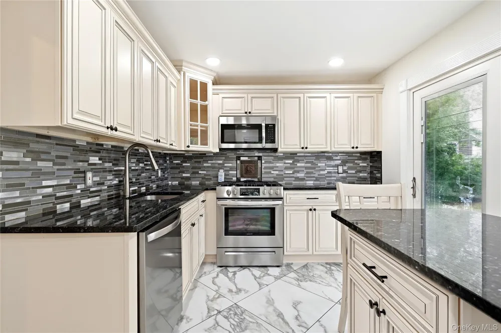 11 Mell Drive North Babylon, NY 11703