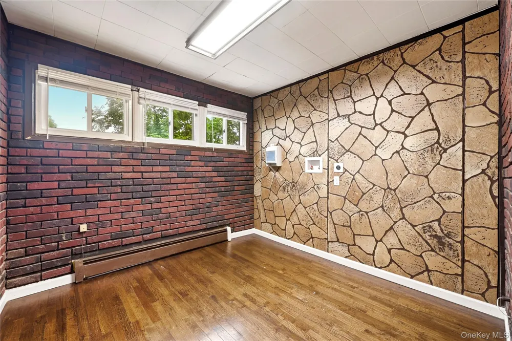 11 Mell Drive North Babylon, NY 11703