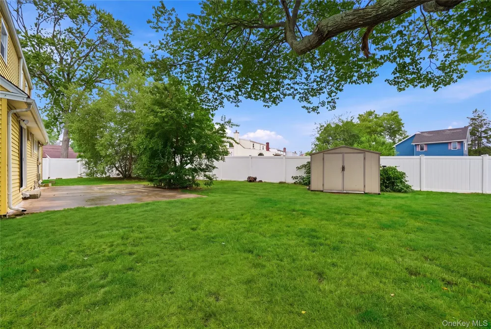 11 Mell Drive North Babylon, NY 11703