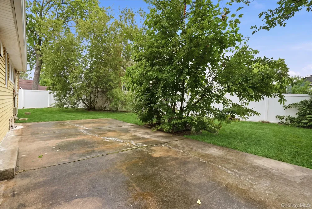 11 Mell Drive North Babylon, NY 11703