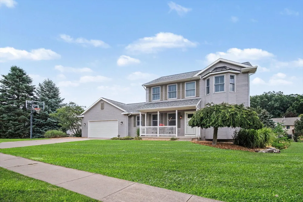 6892 Petersen Valley Drive NE Plainfield Charter Township, MI 49341