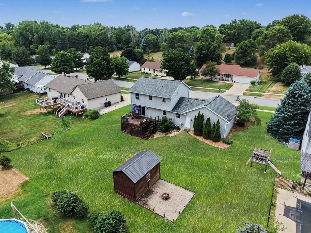 6892 Petersen Valley Drive NE Plainfield Charter Township, MI 49341