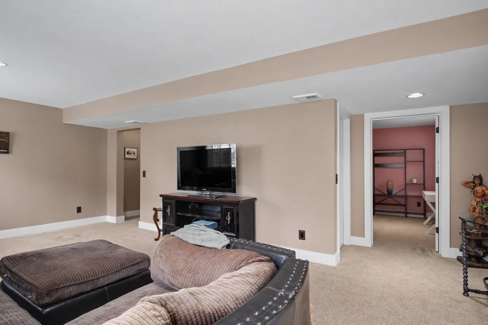 6892 Petersen Valley Drive NE Plainfield Charter Township, MI 49341