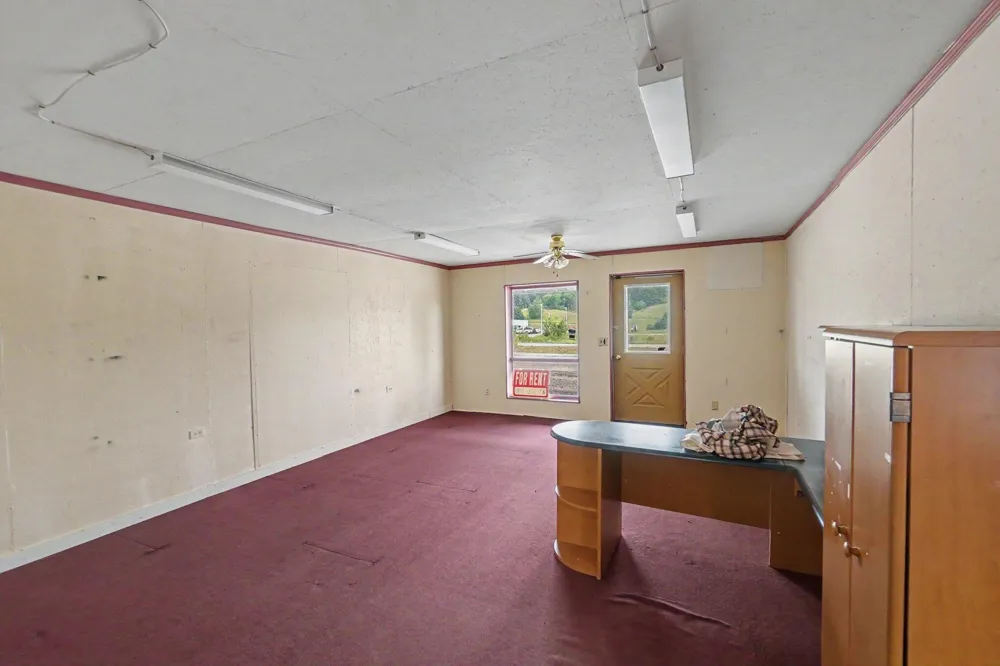 20221 US-10 Reed City City, MI 49677