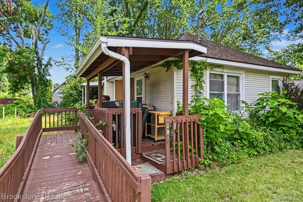 808 Emmett Avenue Summit Township, MI 49203