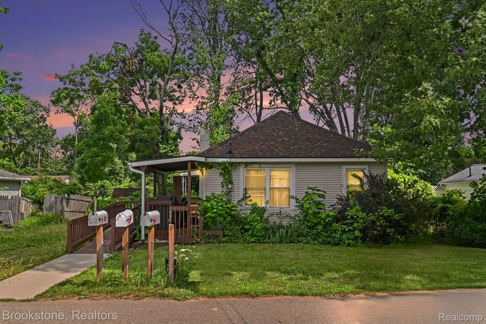 808 Emmett Avenue Summit Township, MI 49203