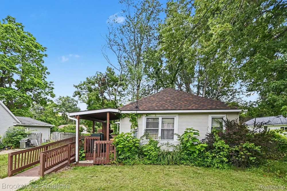 808 Emmett Avenue Summit Township, MI 49203