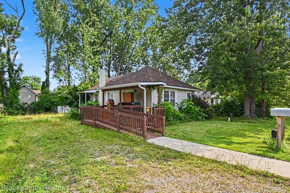 808 Emmett Avenue Summit Township, MI 49203