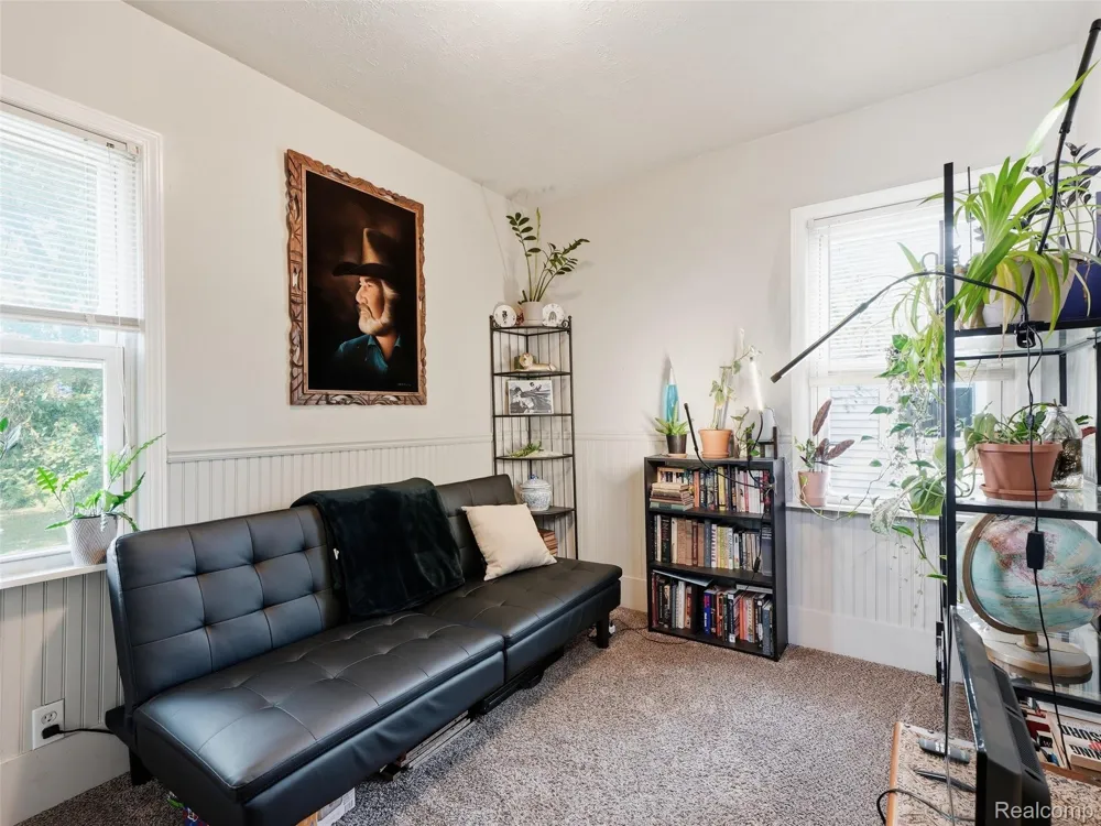 27715 Park Court Madison Heights City, MI 48071