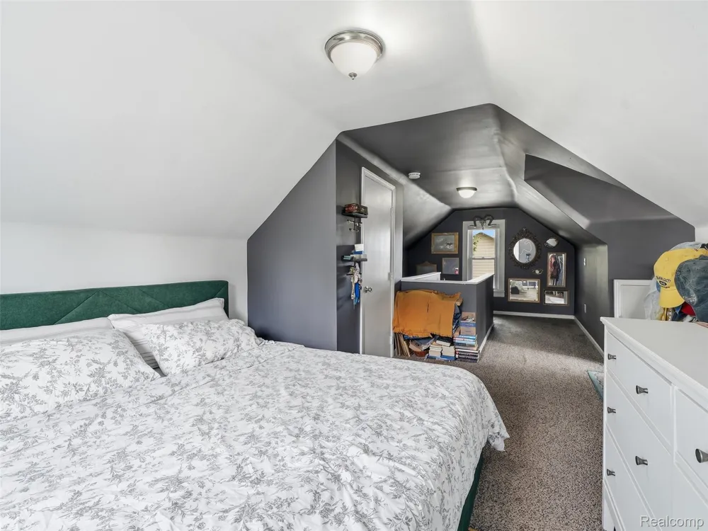 27715 Park Court Madison Heights City, MI 48071