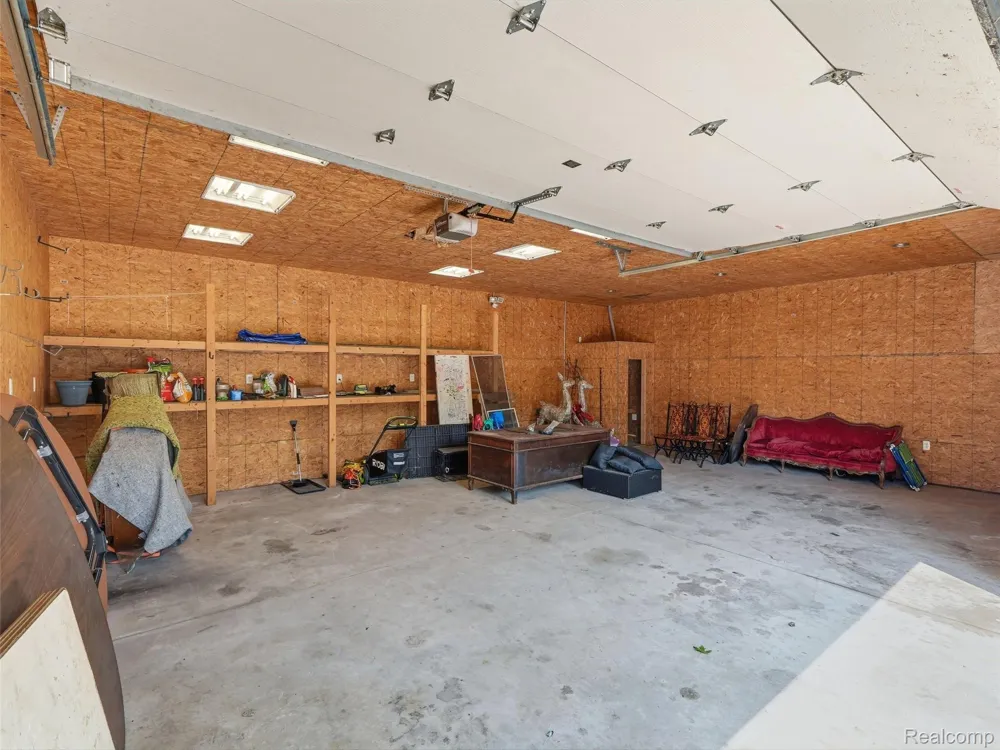 27715 Park Court Madison Heights City, MI 48071